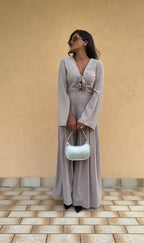 Top Con Fiore Davanti e Maniche Con Spacco
