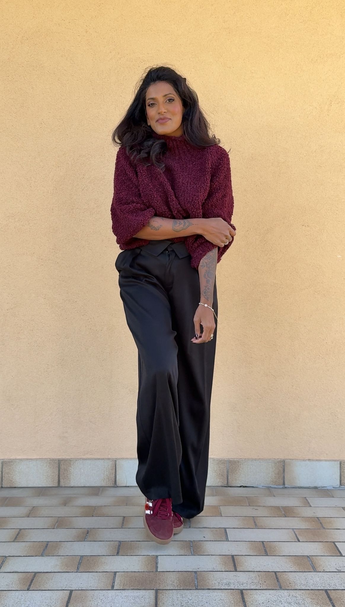 Pantalone Nero con Risvolto e Pinces